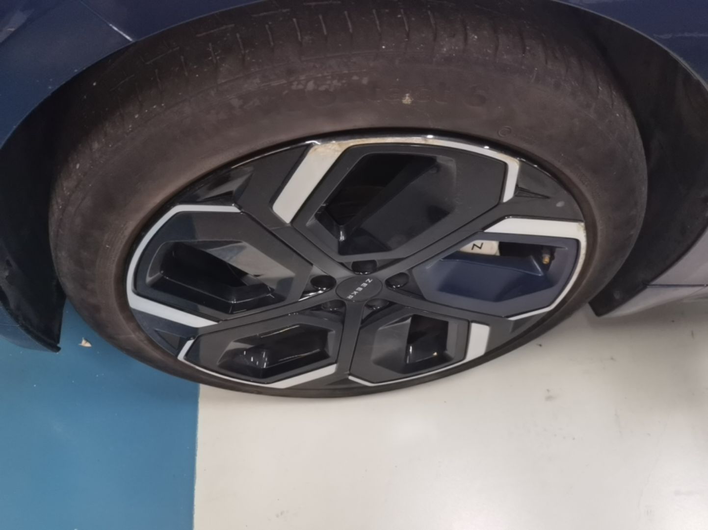 Zeekr 001 2023 WE Edition 86 kWh — снимка 10