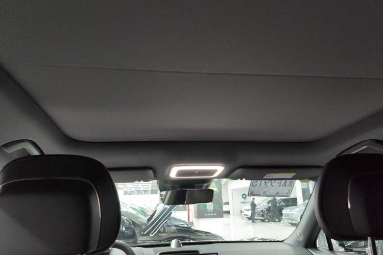 Used Zeekr 7X 2025 100 kWh Long-Range Rear-Wheel Drive with Intelligent Driving Features