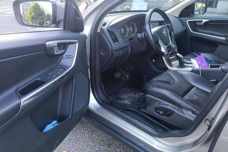 Used Volvo XC60 2013 T5 Comfort Edition
