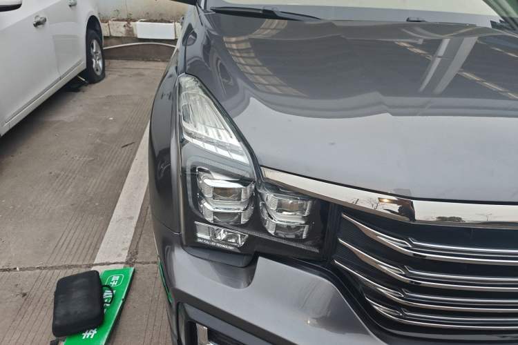 Used GAC Trumpchi GS8 2019 390T Two-Wheel Drive Luxury Smart Connectivity Version (7 Seats) Right Front Headlight