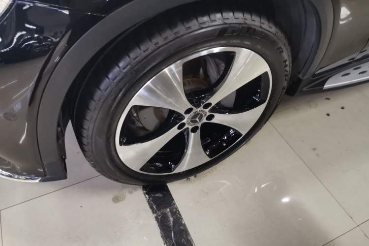 Used Mercedes-Benz GLC 2018 Refreshed GLC 300 4MATIC Dynamic Edition