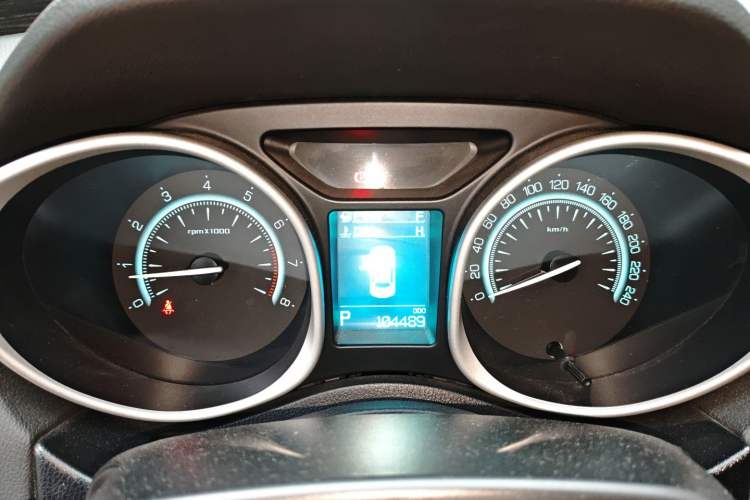 Used GAC Trumpchi GS5 Super 2016 1.8T Automatic Two-Wheel Drive Anniversary Edition Instrument Cluster