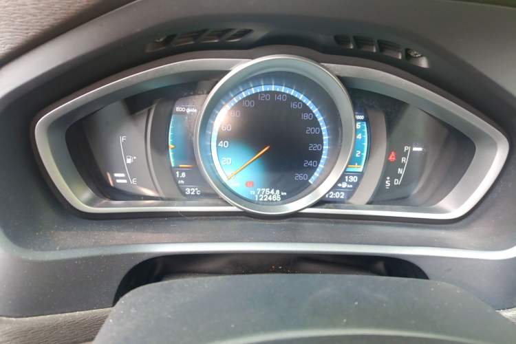 Used Volvo V40 2016 T3 Zhiyi Edition