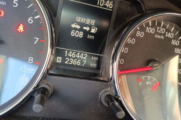 Used Nissan Qashqai 2011 1.6XE Wind 5MT 2WD Odometer Close Up