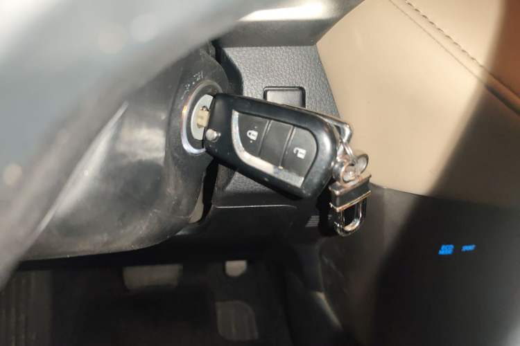 Used Toyota RAV4 2015 2.0L CVT Two-Wheel Drive Fashion Edition