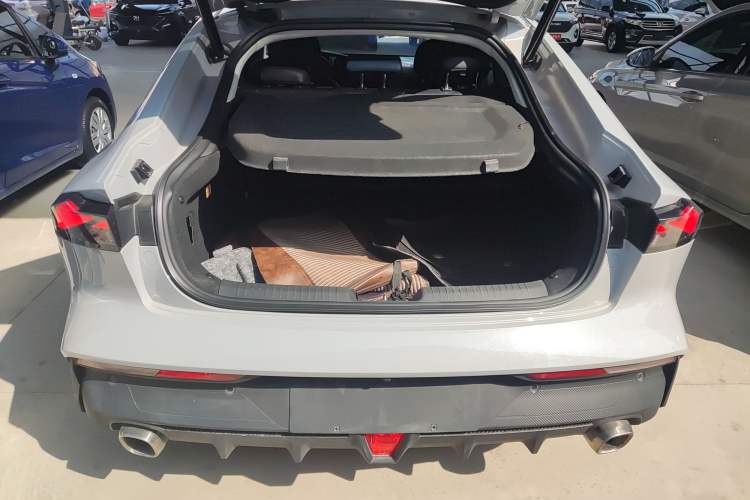 Used Changan UNI-V iDD 2023 ZhiDian iDD 1.5T 113km ZhiKu Model
