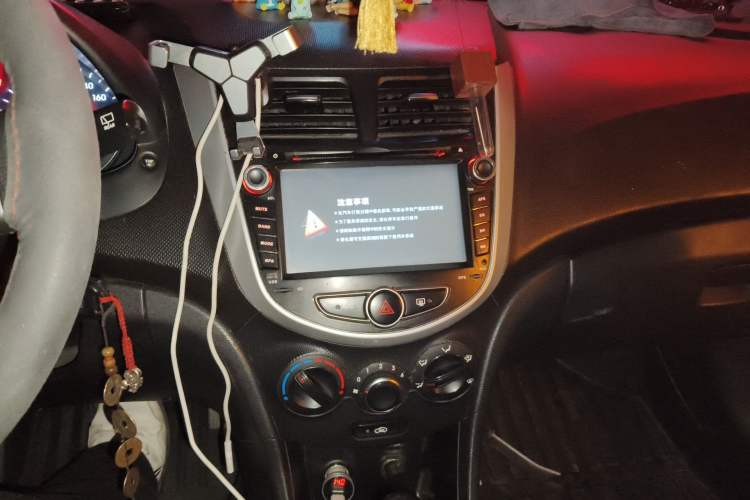 Used Hyundai Verna Ray 2014 1.4L Automatic GLX
