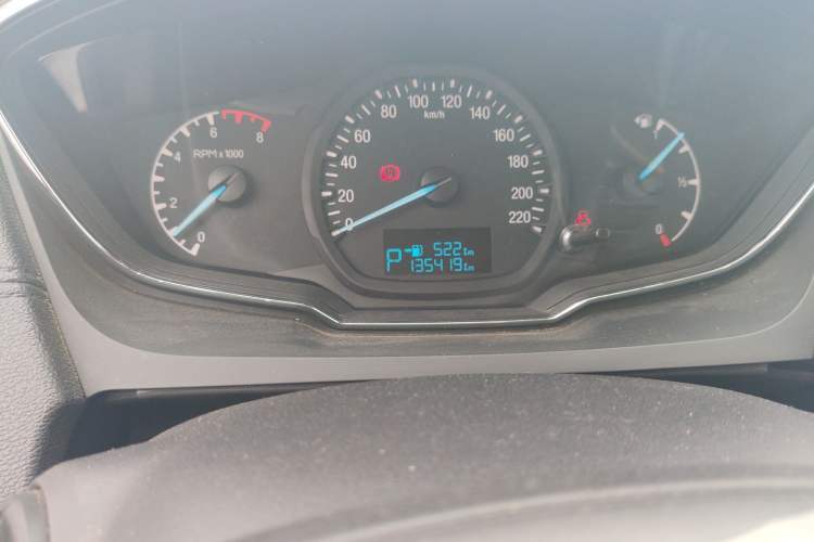 Used Ford Escort 2015 1.5L Automatic Fashion Model Odometer Close Up