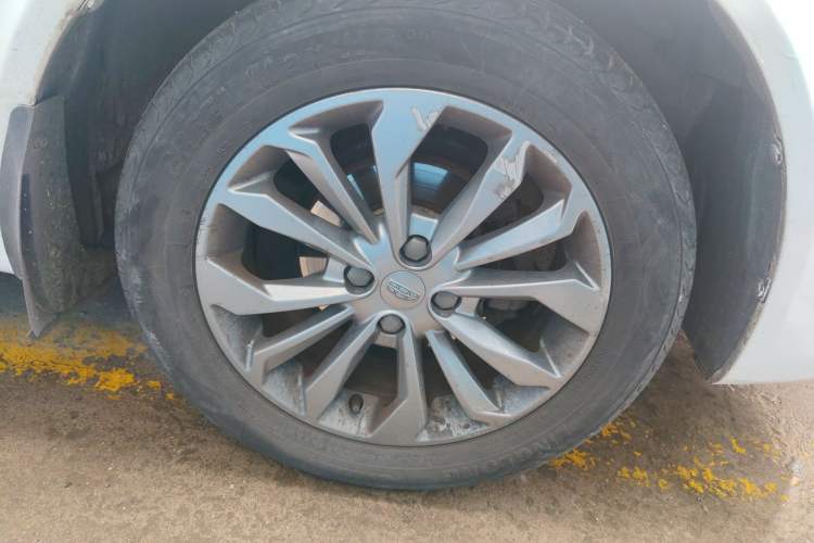 Used Geely Auto Vision 2016 1.5L Automatic Happiness Edition Right Front Wheel Hub