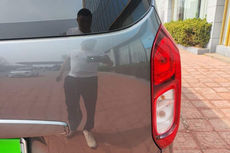 Used Wuling Hongguang New Energy 2025 Extended-Range Hybrid 50KM Comfort Version Right Rear Taillight