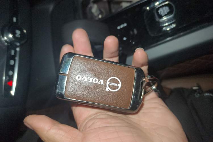 Used Volvo XC60 2024 B5 4x4 Smart Luxury Edition