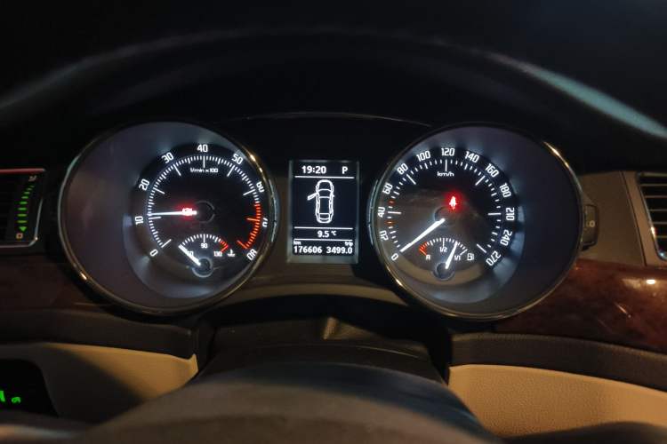 Used Skoda Superb 2013 1.8TSI Automatic Yashi Edition
