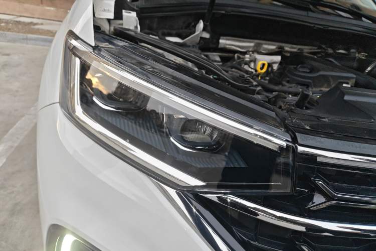 Used Volkswagen Tayron 2023 300TSI Two-Wheel-Drive Luxury Plus Advanced Edition
