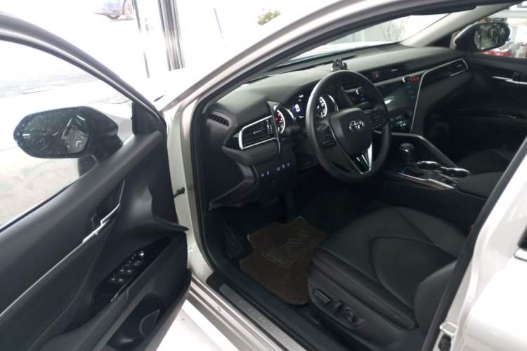 Used Toyota Camry 2019 2.0G Luxury Edition China VI Standard
