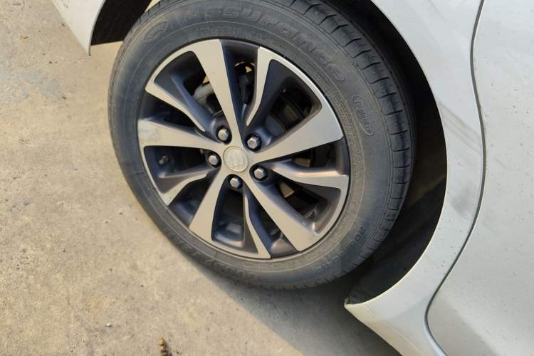 Used Buick Excelle GX 2018 18T Automatic Flagship Model Right Rear Wheel Hub