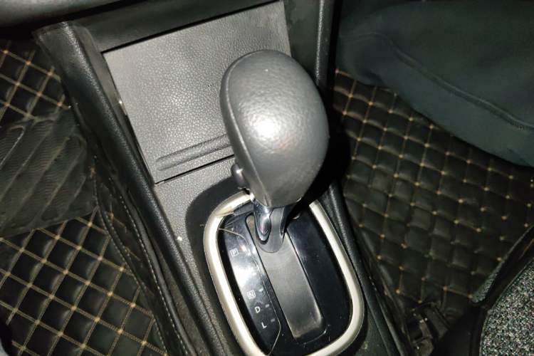 Used Nissan Sylphy 2019 Classic 1.6XE+ CVT SmartConnect Leading Edition Gear Lever