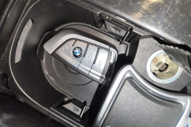 Used BMW 5 Series GT 2017 528i Leading Model
