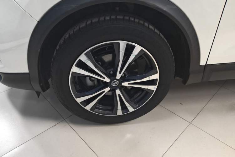 Used Nissan Qashqai 2022 2.0L CVT XV Premier Luxury Edition Left Front Wheel Hub