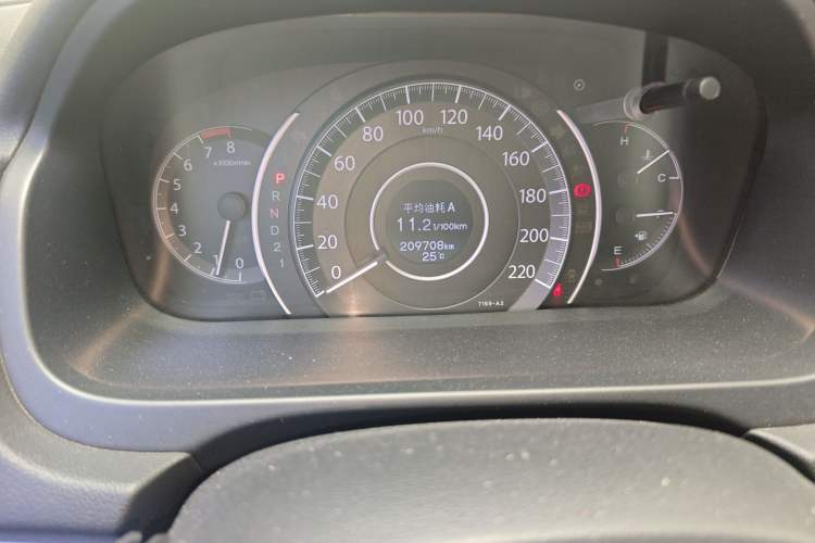 Used Honda CR-V 2013 2.4L four-wheel drive luxury version Odometer Close Up