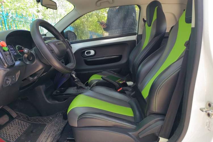 Used Roewe Clever 2021 302 km New Four-Seater Super-Efficient Version