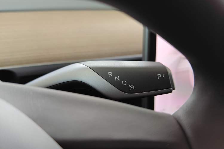 Used Tesla Model Y 2022 Performance High-Performance All-Wheel-Drive Version Gear Lever