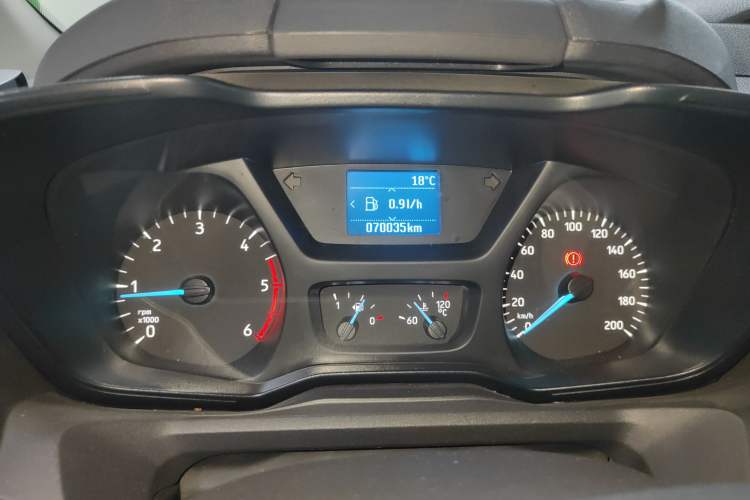 Used Ford Transit 2019 2.0T Diesel Multi-Purpose Commercial Vehicle Short Wheelbase Low Roof 6-Seater China VI Standard Instrument Cluster