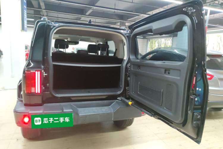 Used Tank 300 2023 City Edition 2.0T—Stylish as Ever Trunk