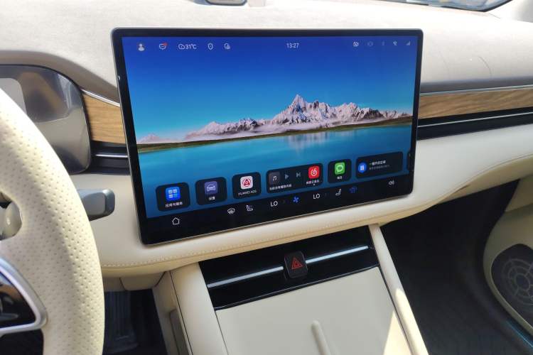 Used Hima AITO M7 2024 1.5T Intelligent Driving 4WD Max Edition 5 Seats Audio And AC Panel