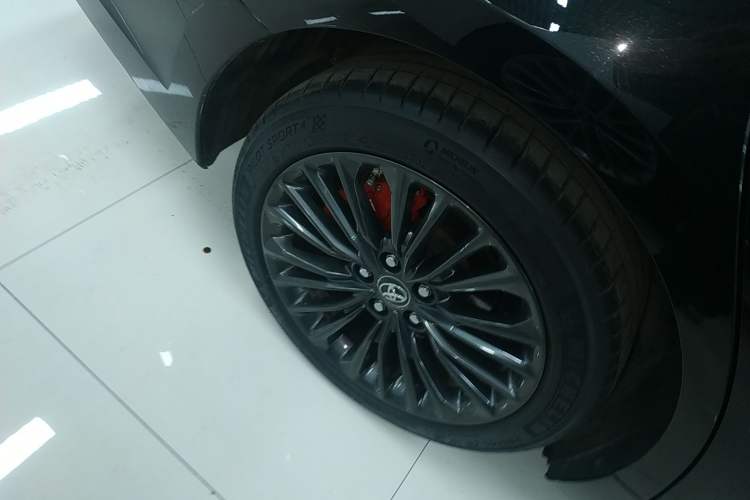 Used Toyota Avalon 2019 2.5L Touring Premium Version China VI Standard
