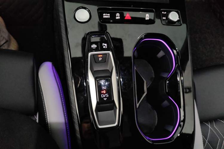 Used Audi A5L 2026 2.0T Sport Plus Gear Lever