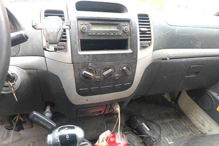 Used King Long Longyao 8 2022 Pure Electric Van Flat Roof 50.232 kWh