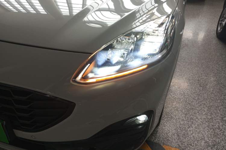 Used Ford Escape 2024 EcoBoost 245 Four-Wheel Drive ST-Line Pro Trim