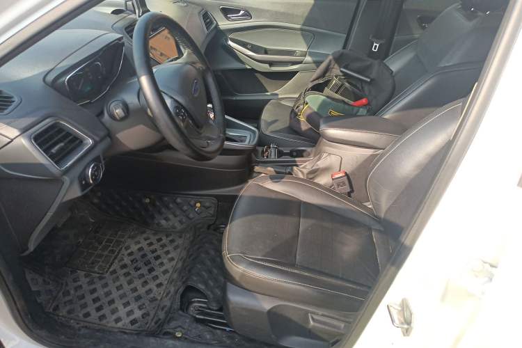 Used Ford Escort 2015 1.5L Automatic Fashion Model
