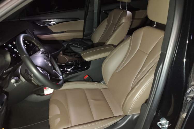 Used Buick Envision 2022 Encore Plus 652T Five-Seat Luxury Model

