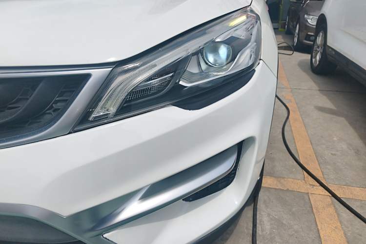 Used Geely Auto Emgrand GS 2016 Sport Edition 1.3T Automatic ZhenShang Model Left Front Headlight