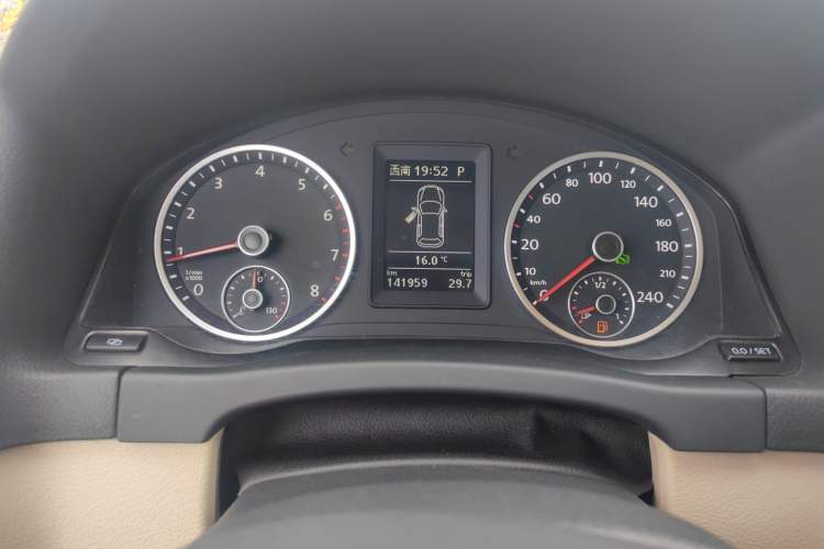 Used Volkswagen Tiguan 2012 1.8TSI Automatic All-Wheel Drive Elite Edition Odometer Close Up