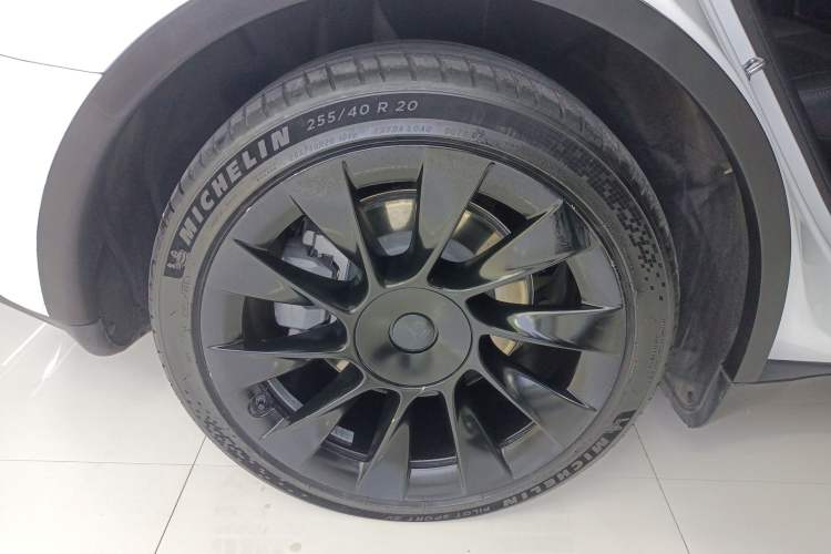 Used Tesla Model Y 2021 Long-Range All-Wheel-Drive Version