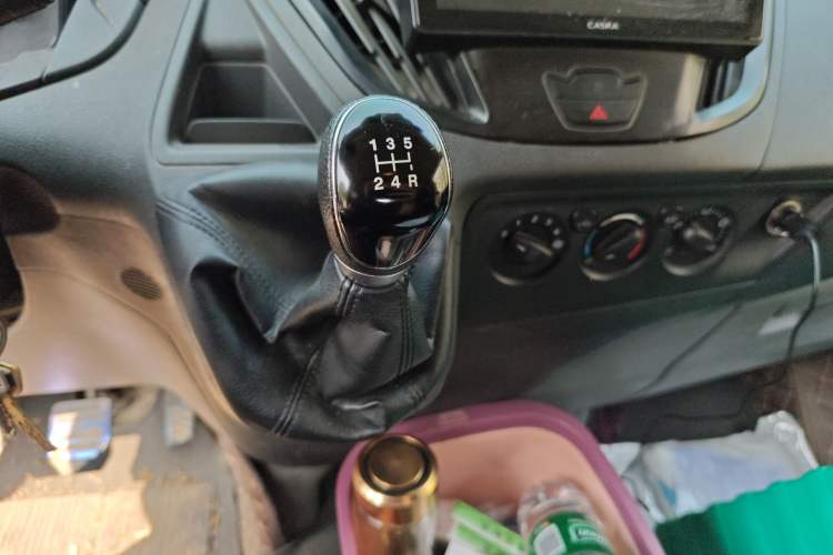 Used Ford Transit 2017 2.0T Diesel Multi-Function Commercial Vehicle Short Wheelbase Mid-Roof China V Standard