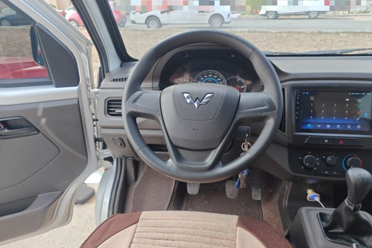 Used Wuling Rongguang New Truck 2023 1.5L Double-Cab Extended-Size Standard Version LAR Steering Wheel