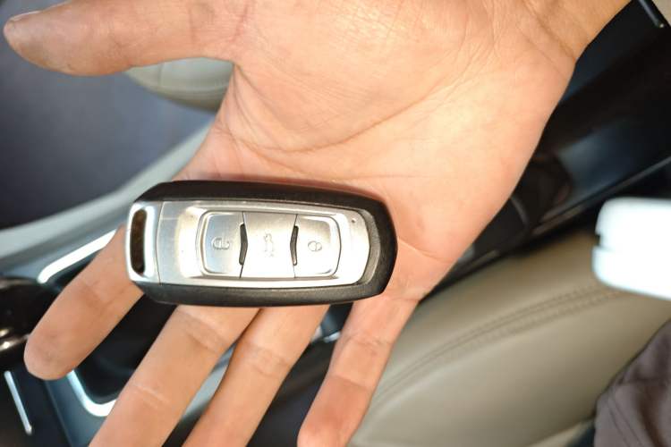 Used Geely Auto Emgrand 2014 Sedan 1.5L Manual Fashion Edition
