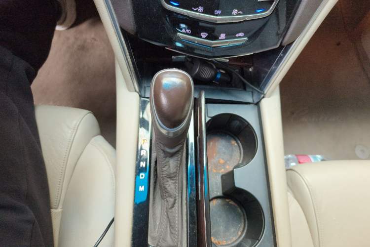 Used Cadillac XTS 2015 28T Comfort Model Gear Lever