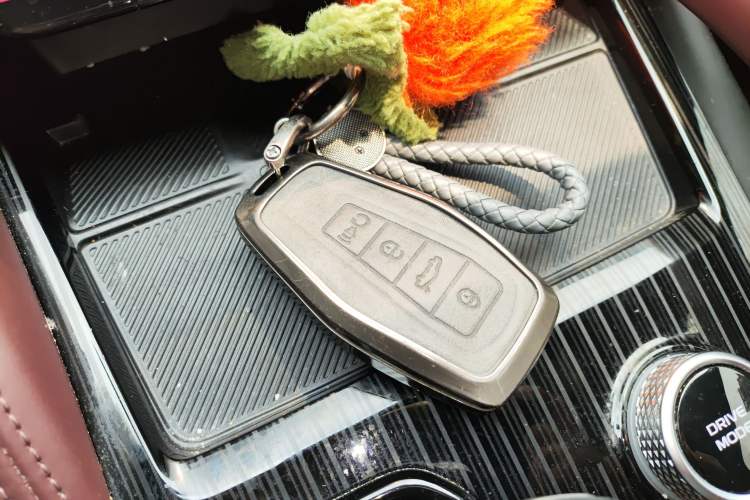 Used Geely Auto Monjaro L 2024 2.0TD High-Power Automatic Two-Wheel Drive Yunqi Version Vehicle Key