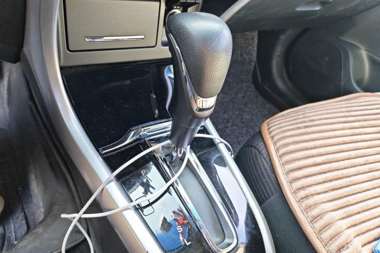 Used Honda Crider 2016 1.8L CVT Leading Edition Gear Lever