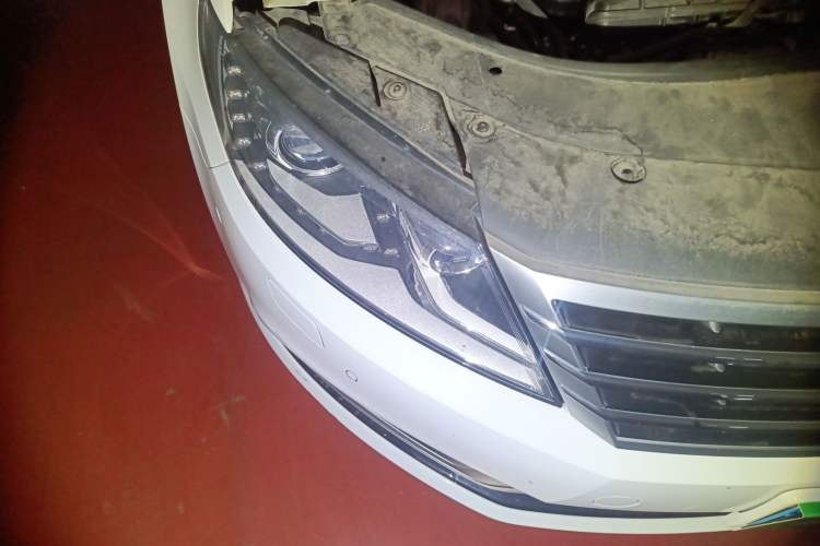 Used Volkswagen FAW-Volkswagen CC 2015 2.0 TSI Ultimate Model Right Front Headlight