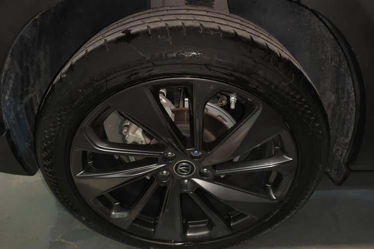 Used CHANGAN UNI-T 2020 1.5T Flagship Version Right Rear Wheel Hub