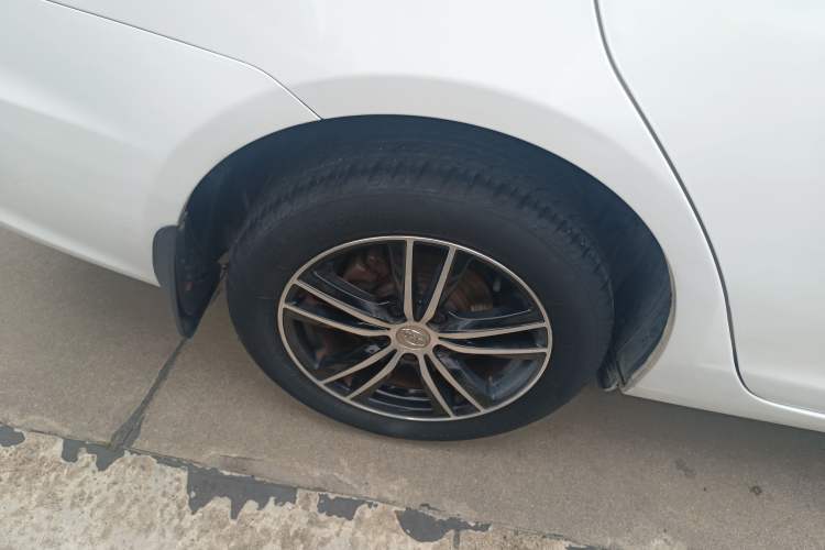 Used BYD Surui 2015 Revised Version 1.5L Manual Luxury Edition
