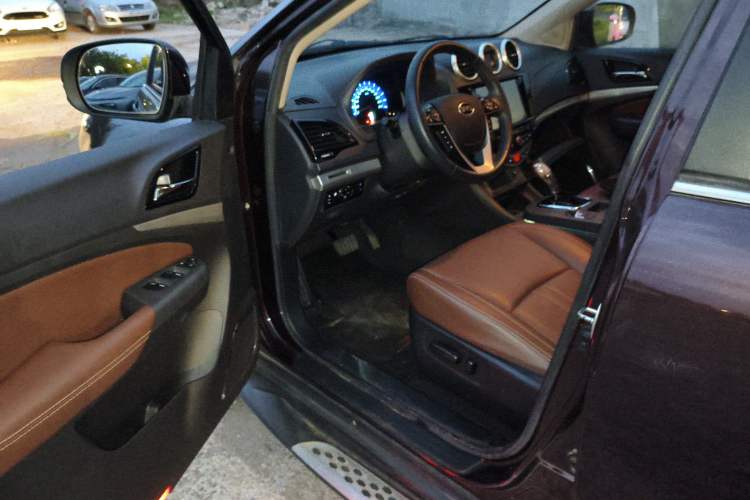 Used BYD S7 2015 2.0T Upgraded Automatic Luxury Version Driver Seat