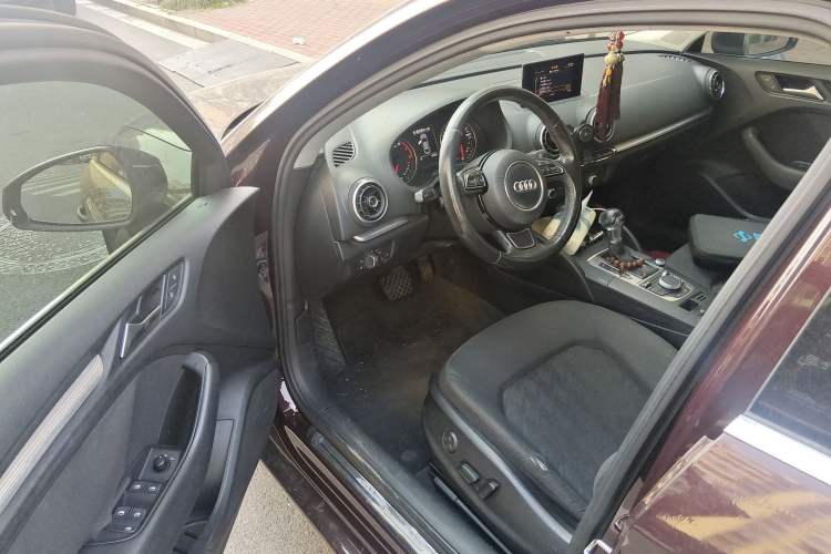 Used Audi A3 2015 Limousine 35 TFSI Millionth Anniversary Intelligent Leading Model