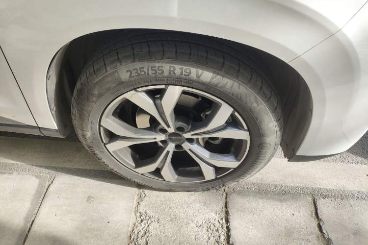 Used EXEED Lanyue 2021 400T Four-Wheel Drive Starlight Pro Edition 7 Seats Right Front Wheel Hub