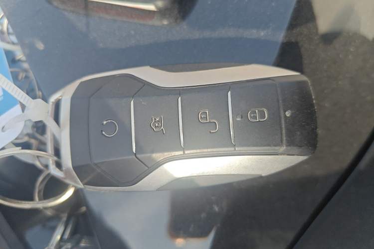 Used BYD Song Pro New Energy 2024 HONOR Edition DM-i 71KM Navigation Model Interior 1